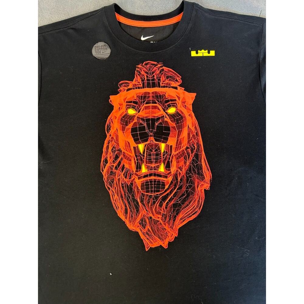 NWT Nike Men's XL Lebron James Lion Dri Fit T-Shirt